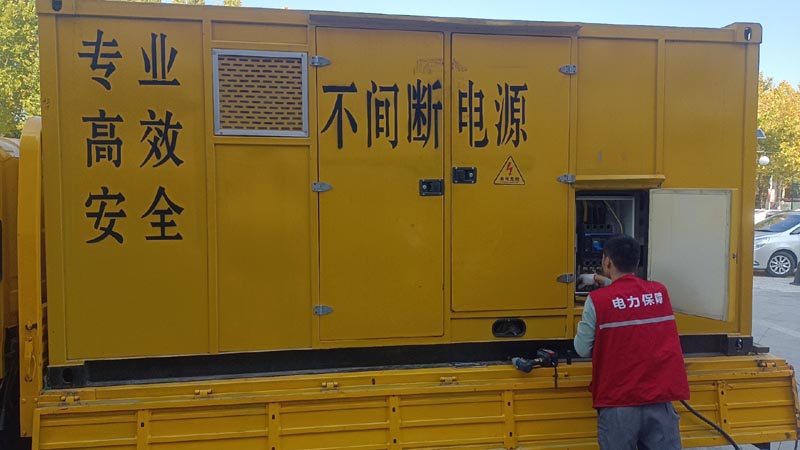 柳城柴油发电机组和UPS电源配合使用时，如何避免切换过程中的电力中断？